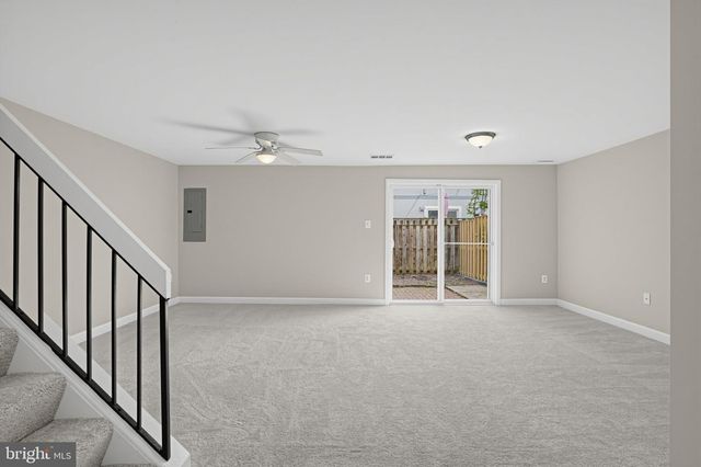 8713 RIDGE HOLLOW CT, Springfield, VA 22152