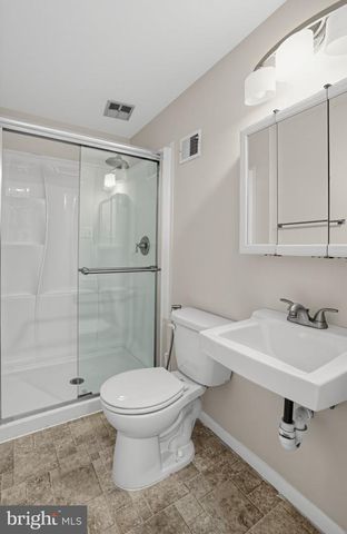 8713 RIDGE HOLLOW CT, Springfield, VA 22152