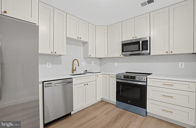 8713 RIDGE HOLLOW CT, Springfield, VA 22152