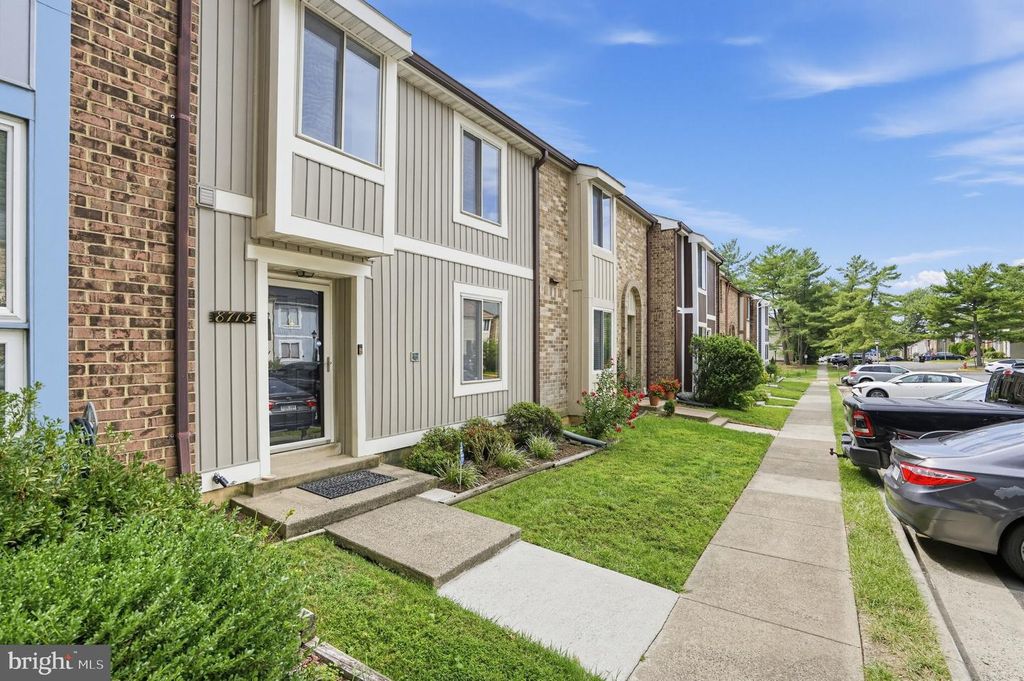 8713 RIDGE HOLLOW CT, Springfield, VA 22152