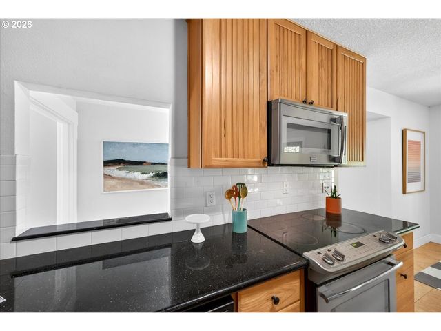 10239 N CENTRAL St, Portland, OR 97203