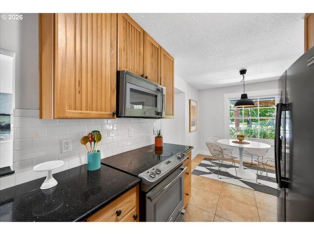 10239 N CENTRAL St, Portland, OR 97203