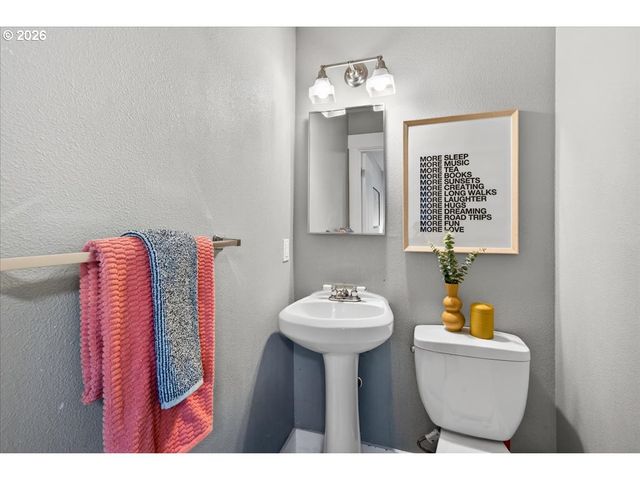 10239 N CENTRAL St, Portland, OR 97203