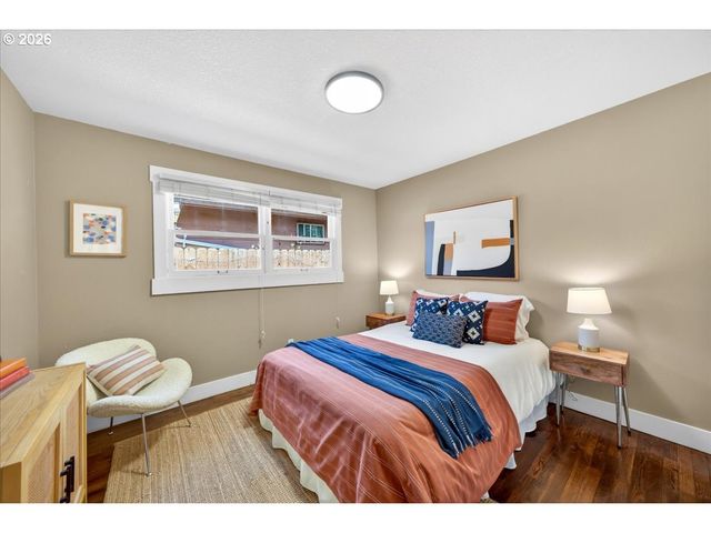 10239 N CENTRAL St, Portland, OR 97203