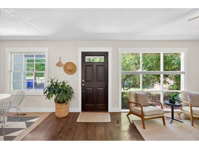 10239 N CENTRAL St, Portland, OR 97203