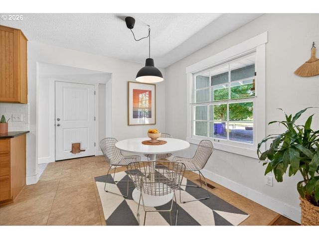 10239 N CENTRAL St, Portland, OR 97203