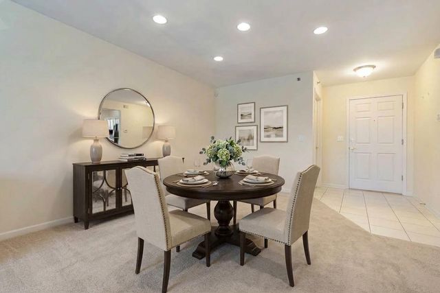 351 Town Place Circle 503, Buffalo Grove, IL 60089
