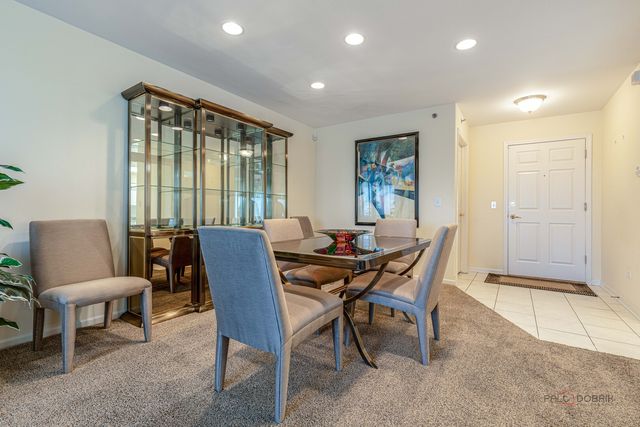 351 Town Place Circle 503, Buffalo Grove, IL 60089