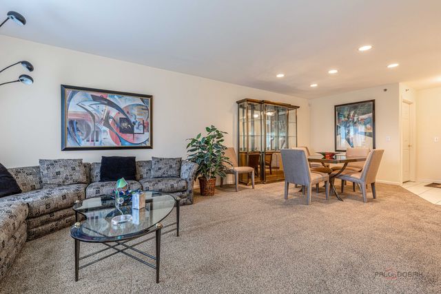 351 Town Place Circle 503, Buffalo Grove, IL 60089