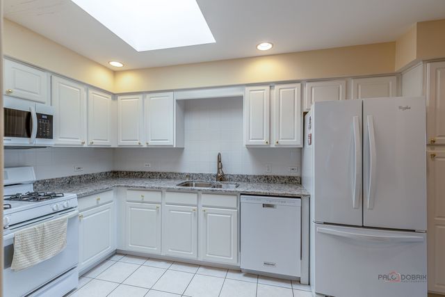 351 Town Place Circle 503, Buffalo Grove, IL 60089