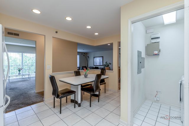 351 Town Place Circle 503, Buffalo Grove, IL 60089
