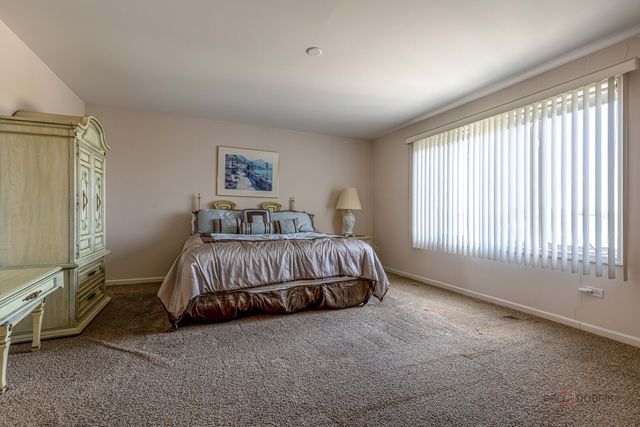 351 Town Place Circle 503, Buffalo Grove, IL 60089