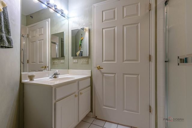 351 Town Place Circle 503, Buffalo Grove, IL 60089