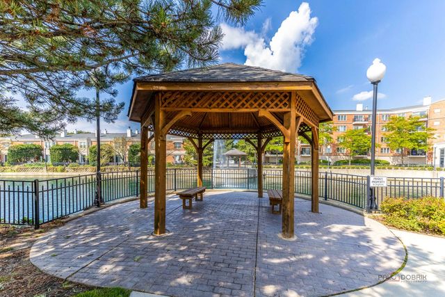 351 Town Place Circle 503, Buffalo Grove, IL 60089