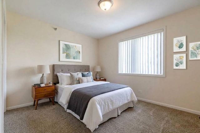 351 Town Place Circle 503, Buffalo Grove, IL 60089