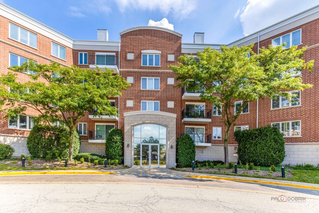 351 Town Place Circle 503, Buffalo Grove, IL 60089