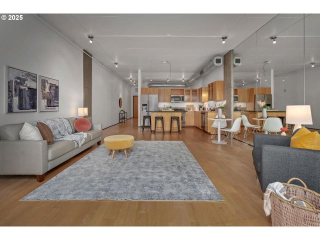 420 Nw 11TH Ave 503, Portland, OR 97209