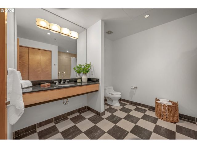 420 Nw 11TH Ave 503, Portland, OR 97209