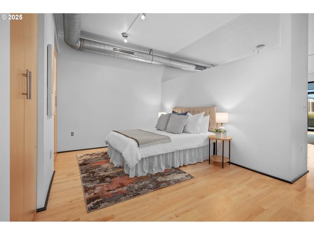 420 Nw 11TH Ave 503, Portland, OR 97209