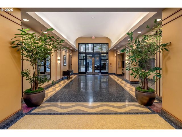 420 Nw 11TH Ave 503, Portland, OR 97209