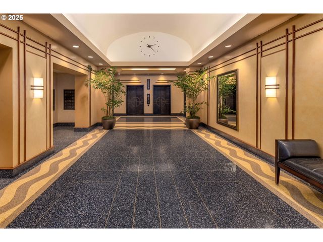 420 Nw 11TH Ave 503, Portland, OR 97209