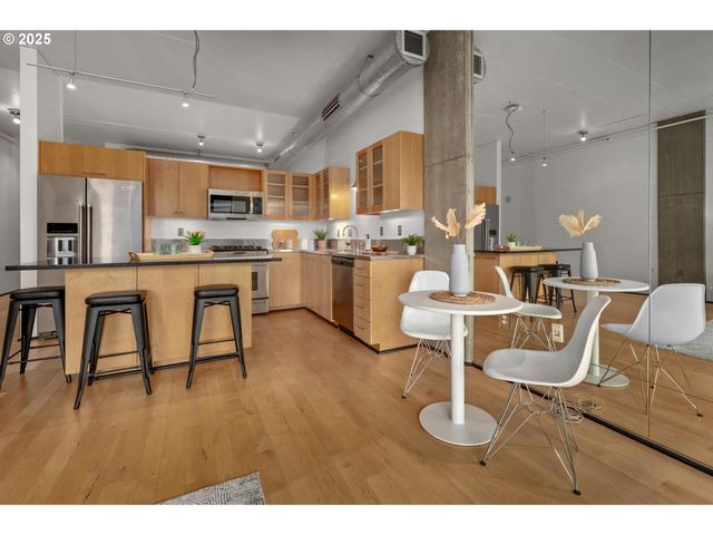 420 Nw 11TH Ave 503, Portland, OR 97209