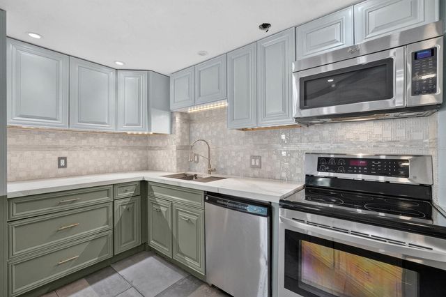 935 N HALIFAX AVENUE 406, Daytona Beach, FL 32118