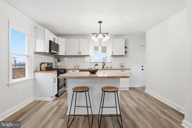 993 N QUEEN ST, York, PA 17404