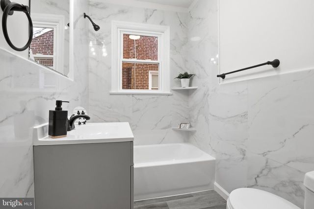 993 N QUEEN ST, York, PA 17404