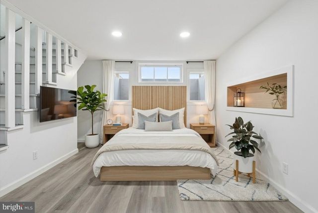 993 N QUEEN ST, York, PA 17404