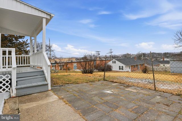 993 N QUEEN ST, York, PA 17404