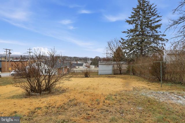 993 N QUEEN ST, York, PA 17404