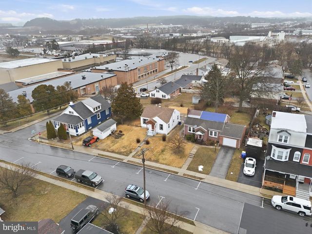 993 N QUEEN ST, York, PA 17404