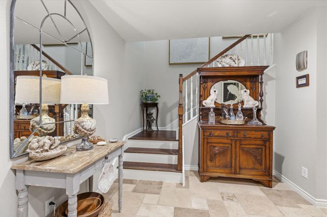 640 S Ripple Creek Drive 640, Houston, TX 77057
