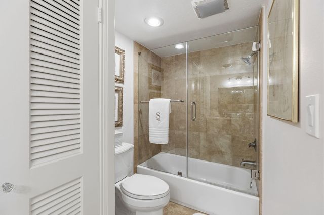 640 S Ripple Creek Drive 640, Houston, TX 77057