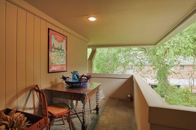 640 S Ripple Creek Drive 640, Houston, TX 77057