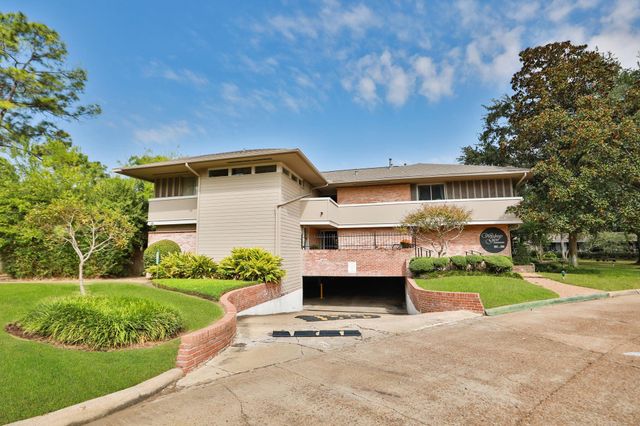 640 S Ripple Creek Drive 640, Houston, TX 77057