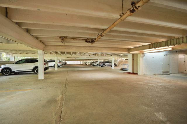 640 S Ripple Creek Drive 640, Houston, TX 77057
