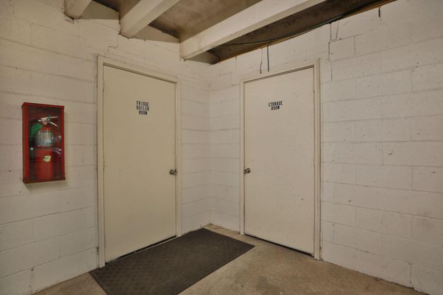 640 S Ripple Creek Drive 640, Houston, TX 77057