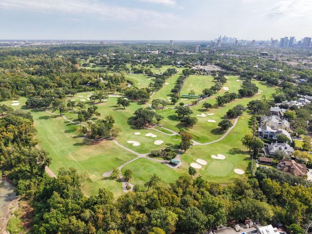 640 S Ripple Creek Drive 640, Houston, TX 77057