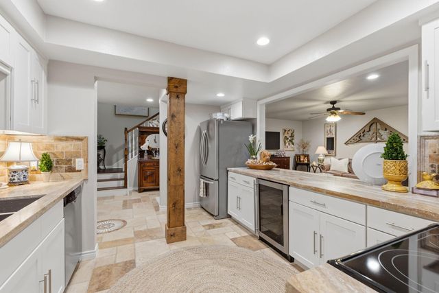 640 S Ripple Creek Drive 640, Houston, TX 77057