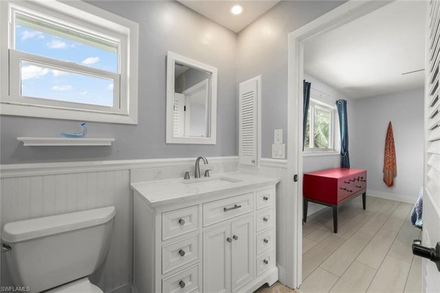 589 Rabbit RD, Sanibel, FL 33957