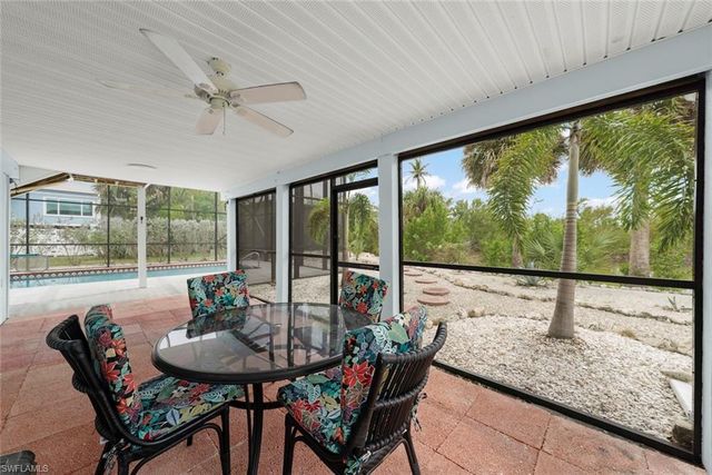 589 Rabbit RD, Sanibel, FL 33957