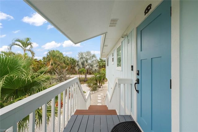 589 Rabbit RD, Sanibel, FL 33957