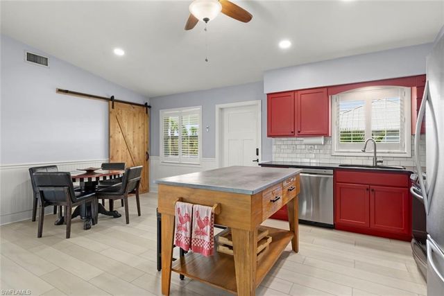 589 Rabbit RD, Sanibel, FL 33957