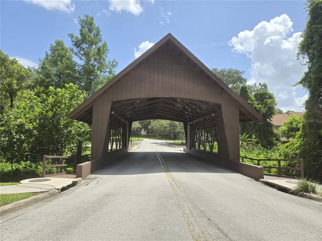 Image 65 of property listing at 651 OAK HOLLOW WAY, Altamonte Springs, FL 32714