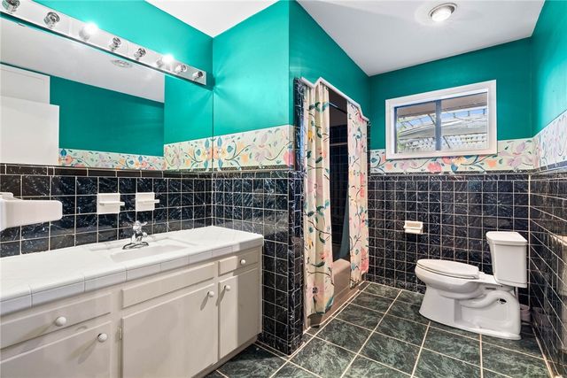 518 Dolphin Pl, Corpus Christi, TX 78411