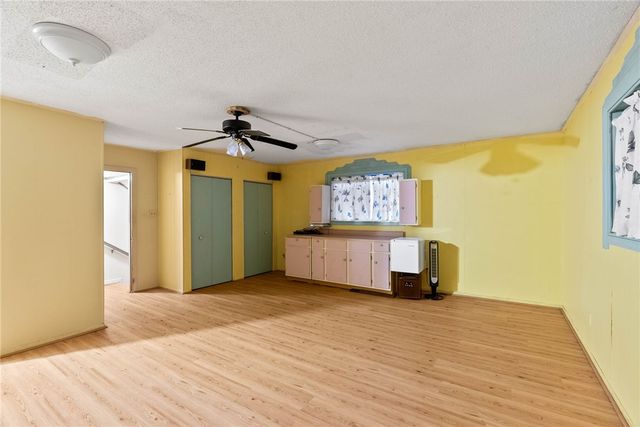 518 Dolphin Pl, Corpus Christi, TX 78411