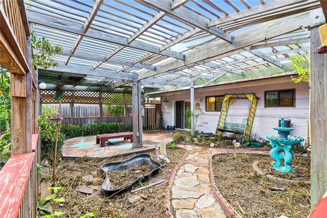 518 Dolphin Pl, Corpus Christi, TX 78411