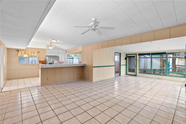 518 Dolphin Pl, Corpus Christi, TX 78411